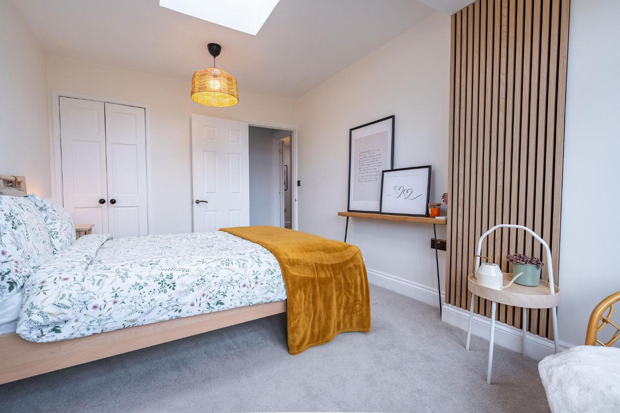 Nature Inspired Bungalow With 3 Rooms - 10 Mins From Manchester Airport Timperley Bagian luar foto