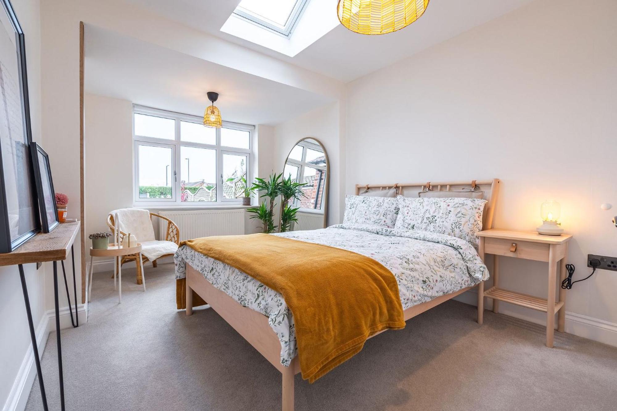 Nature Inspired Bungalow With 3 Rooms - 10 Mins From Manchester Airport Timperley Bagian luar foto